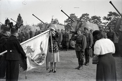 Magyarország, Dorog, Otthon tér., 1942, Miklós Lajos, zászló, ünnepség, 40M Nimród, zászlóanya, Fortepan #140759