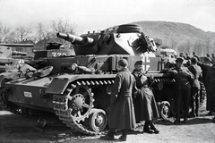 Hungary, Esztergom, Esztergom-Kertváros (Esztergom-Szentistvánváros), laktanya., 1942, Miklós Lajos, tank, number plate, insignia, Panzerkampfwagen 38, Fortepan #140945