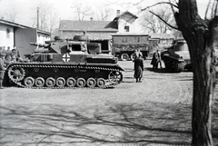 Hungary, Esztergom, Esztergom-Kertváros (Esztergom-Szentistvánváros), laktanya., 1942, Miklós Lajos, tank, commercial vehicle, insignia, Fortepan #140947