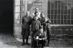 Magyarország, Budapest X., Vaspálya utca 4., a felvétel Miklós Lajos járműgyártó mester üzemének udvarában készült., 1943, Miklós Lajos, Budapest, Fortepan #141025