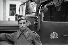 Hungary, Zsámbék, Magyar utca, háttérben balra a 23. számú ház., 1942, Miklós Lajos, General Military Vehicle Emblem, rear-view mirror, Fortepan #141057