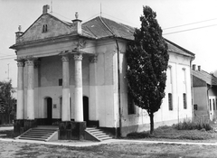 Magyarország, Mezőtúr, Múzeum tér 1., az egykori zsinagóga ma Városi Galéria., 1983, Gazda Anikó, zsinagóga, galéria, zsidóság, Fortepan #141179