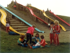 Magyarország, Budapest III., Óbudai-sziget, Május 9. park, csúszdadomb., 1981, Hlatky Katalin-Főkert, csúszda, Budapest, Fortepan #141226