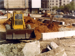 Magyarország, Budapest II., Margit körút (Mártírok útja), tereprendezés az Ipari Minisztérium épülete mellett., 1980, Hlatky Katalin-Főkert, Volvo-márka, Budapest, Fortepan #141235