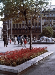 Hungary, Budapest VIII., Blaha Lujza tér, háttérben a József körút házsora., 1973, Hlatky Katalin-Főkert, colorful, Budapest, Fortepan #141260