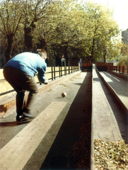 Magyarország, Budapest XIII., játszótér a Jakab József utca és a Dagály utca között., 1972, Hlatky Katalin-Főkert, kugli, tekézés, Budapest, Fortepan #141272