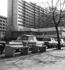 Magyarország, Budapest V., Dunakorzó, Hotel Duna Intercontinental., 1971, Hlatky Katalin-Főkert, Trabant 601, Budapest, Fortepan #141280