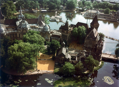 Magyarország, Városliget, Budapest XIV., légifotó a Vajdahunyad váráról és a csónakázótóról., 1970, Hlatky Katalin-Főkert, épített örökség, kastély, színes, tó, Alpár Ignác-terv, eklektikus építészet, Budapest, Fortepan #141394