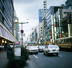 Japán, Tokió, Ginza, Chuo-Dori., 1978, Bencze László, színes, japán írás, Mitsubishi-márka, Fortepan #141450