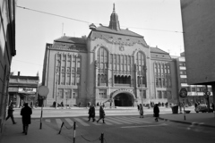 Magyarország, Debrecen, Piac utca (Vörös Hadsereg útja) 54., Megyeháza., 1974, Bencze László, szecesszió, középület, Art Nouveau, Bálint Zoltán-terv, Jámbor Lajos-terv, huszártorony, gyalogátkelő, Fortepan #141483