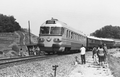 Magyarország, Abaliget, különvonat az új alagút és pályaszakasz átadásakor., 1974, Erky-Nagy Tibor, MÁV, vasút, magyar gyártmány, Rába-márka, fúvószenekar, Fortepan #14162