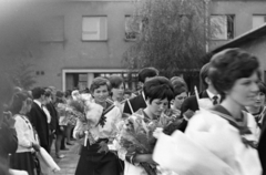 Magyarország, Monor, Ady Endre út 12-14., József Attila Gimnázium (később József Attila Gimnázium és Közgazdasági Szakközépiskola), ballagás., 1969, Péterffy István, ballagás, Fortepan #141869