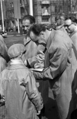 Magyarország, Budapest V., Szabadság tér. Kádár János, háttérben Fock Jenő és Kállai Gyula., 1957, Szent-tamási Mihály, híres ember, miniszterelnök, Budapest, Fortepan #14205