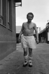 Hungary, Monor, Balassi Bálint utca, a Monori SE sporttelepe., 1969, Péterffy István, football, half-naked, Fortepan #142132