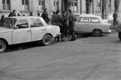 Magyarország, Monor, Kossuth Lajos utca 98., a Kossuth Lajos Általános Iskola előtt készült a felvétel., 1970, Péterffy István, Trabant 601, Wartburg 353, Fortepan #142303