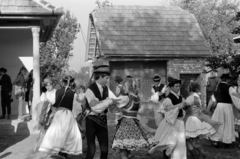 Hungary, Nyáregyháza, szüreti bál., 1969, Péterffy István, folk costume, folk dance, Fortepan #142366