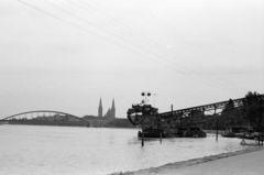 Hungary, Szeged, Tisza-part a Tisza Lajos körút torkolatánál, az 1970. tavaszi árvíz idején., 1970, Péterffy István, flood, Fortepan #142491