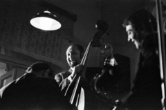 Hungary, Cegléd, Kossuth étterem, az V. Jazz randevú résztvevői, középen Pege Aladár nagybőgőművész., 1969, Péterffy István, musical instrument, musician, double bass, jazz history, Fortepan #142525