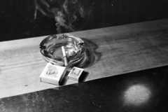 1953, Chuckyeager tumblr, cigaretta, dohányzás, hamutartó, gyufa, szipka, csendélet, Fortepan #142650