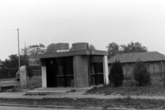 Magyarország, Dabas, Martinovics tér 5., a Trafik (később Kortárs Művészeti Pont). Balra a távolban a református templom tornya látszik., 1980, Chuckyeager tumblr, trafik, templomtorony, Fortepan #142652