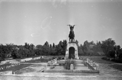 Hungary, Kisújszállás, Szabadság tér, I. világháborús emlékmű (Tápai Antal, 1940.)., 1962, Chuckyeager tumblr, Fortepan #142914