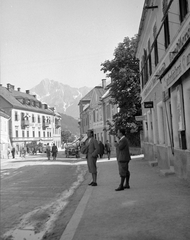 Ausztria, Admont, Hauptstrasse a bencés apátság temploma felől nézve., 1939, Csontos Péter, utcakép, hegy, bricsesz, Fortepan #14302