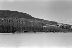 Magyarország,Balaton, Badacsony, Badacsonytomaj, látkép a hajóállomástól, szemben a Badacsony., 1961, Chuckyeager tumblr, Fortepan #143029