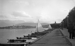 Ausztria, Gmunden, Traunsee, háttérben a Seeschloss Ort és a Landschloss Ort., 1939, Csontos Péter, vitorlázás, kikötő, Fortepan #14307