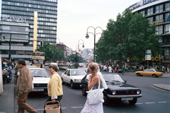 Németország, Berlin, Nyugat-Berlin, Breitscheidplatz, szemben a Tauentzienstrasse., 1988, Chuckyeager tumblr, színes, Nyugat-Berlin, Volkswagen Polo, Fortepan #143098