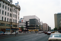 Németország, Berlin, Nyugat-Berlin, Joachimsthaler Strasse, szemben a Kurfürstendamm kereszteződése., 1988, Chuckyeager tumblr, színes, Nyugat-Berlin, Fortepan #143101