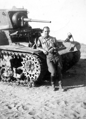 M3A1 Stuart könnyű harckocsi., 1943, Csontos Péter, amerikai gyártmány, harckocsi, fegyver, könyökölni, Fortepan #14317