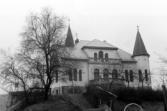 Magyarország, Budapest XX., a Török Flóris utca és a Kalmár Ilona sétány sarkán álló ház, mögötte a Pesterzsébeti Evangélikus Egyházközség temploma., 1980, Chuckyeager tumblr, Budapest, Fortepan #143210