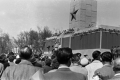 Magyarország, Budapest XIV., Ötvenhatosok tere (Felvonulási tér), május 1-i felvonulás, dísztribün., 1958, Chuckyeager tumblr, Budapest, vörös csillag, tévékamera, Fortepan #143253