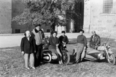 Hungary, Esztergom, a felvétel a Bazilika mellett a déli oldaltornynál készült., 1957, Chuckyeager tumblr, motorcycle with sidecar, number plate, Duna sidecar, Fortepan #143582