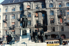 Magyarország, Budapest XI., Móricz Zsigmond körtér, Szent Imre szobor (Kisfaludi Strobl Zsigmond, 1930.)., 1977, Chuckyeager tumblr, színes, Budapest, Fortepan #143754