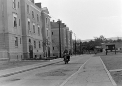 Románia,Erdély, Kolozsvár, Kövespad utca (strada Aurel Suciu). Jawa 350 sport motorkerékpár., 1957, Szent-tamási Mihály, csehszlovák gyártmány, motorkerékpár, utcakép, Jawa-márka, Jawa 350, Fortepan #14387