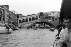 Olaszország, Velence, Canal Grande, szemben a Rialto híd., 1975, Chuckyeager tumblr, Fortepan #143885