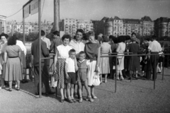 Hungary, Margit Islands, Budapest, hajóállomás. Szemben a pesti oldalon balra a Szent István park házai, jobbra a Palatinus házak., 1962, Chuckyeager tumblr, house, boat station, passenger, Fortepan #143936