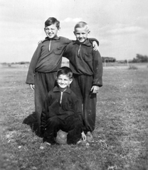 Hungary, Somló, 1958, Baráth Endre, tableau, boys, sweater, leather ball, Fortepan #14479