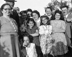 Hungary, Karakó, 1948, Baráth Endre, smile, drinking, tableau, Fortepan #14514