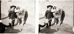 Slovakia, Gesztete, 1924, Asztalos András, dog, shadow, kid, stereophoto, kissing, Fortepan #146069