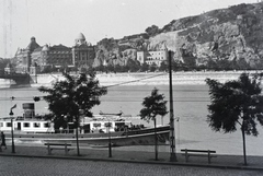 Hungary, Budapest V.,Budapest XI., pesti alsó rakpart, a Duna túlpartján a Gellért Szálló és a Gellért-hegy., 1935, Sattler Katalin, hotel, shore, steamboat, monastery, Fortepan #146091