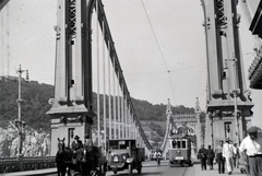 Hungary, Budapest V.,Budapest I., Erzsébet híd, háttérben a Gellért-hegy., 1935, Sattler Katalin, bridge, Horse-drawn carriage, commercial vehicle, tram, bicycle, Budapest, Fortepan #146092