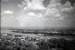 Magyarország, Budapest II., József-hegyi kilátó, panoráma a Margit-sziget és Angyalföld felé. Előtérben az Újlaki templom., 1936, Sattler Katalin, Budapest, Fortepan #146142