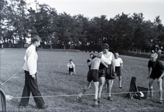 Magyarország,Szentendrei-sziget, Tahitótfalu, a Budapesten működő német birodalmi iskola sportrendezvénye a Pokol csárda melletti sportpályán., 1939, Sattler Katalin, doboz, Fortepan #146183