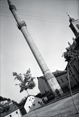 Magyarország, Eger, a Minaret a Knézich Károly utcából nézve, jobbra a Szent Sebestyén vértanú templom (volt Irgalmasok temploma)., 1939, Sattler Katalin, ferde, Oszmán-török építészet, Fortepan #146196