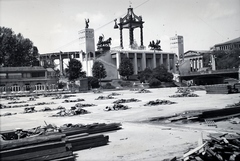 Magyarország, Budapest XIV., a Városligeti-tó medre, szemben a Hősök terén az Eucharisztikus Világkongresszusra épített oltár., 1938, Sattler Katalin, Budapest, Fortepan #146264