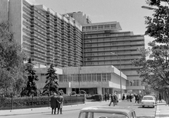 Hungary, Budapest V., Dunakorzó, Hotel Duna Intercontinental., 1970, Fortepan, railing, street view, hotel, genre painting, architecture, lamp post, automobile, Jozsef Finta-design, Budapest, Fortepan #1463