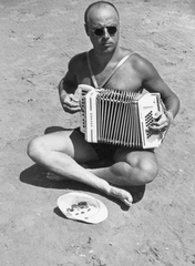 1941, Négyesi Pál, shades, beggar, accordion, Fortepan #14774