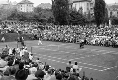 Magyarország, Budapest XI., Villányi út (Szent Imre Herceg útja) - Fadrusz utca sarok, BLKE teniszpálya., 1942, Négyesi Pál, sport, tenisz, teniszpálya, Budapest, Fortepan #14816